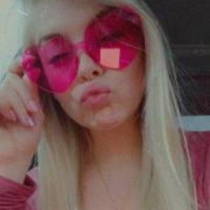 Meet your Posher, Ella